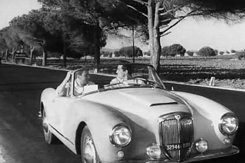Lancia Aurelia B24S med Vittorio Gassman og Jean-Louis Trintignant i Il sorpasso (1962)