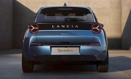 2024 Lancia Ypsilon, bakfra