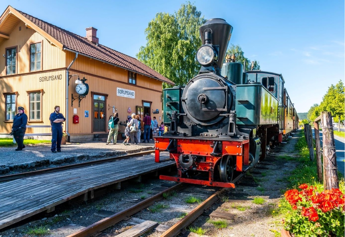 UrskogHølandsbanen (Tertitten) på Sørumsand, foto: Erik Borgersen